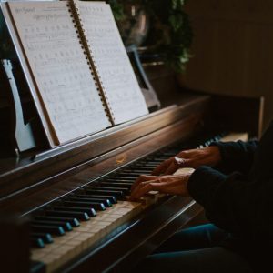 piano-tutor-header-program-bg